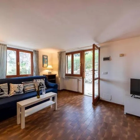 Apartment I Pini Overlooking The Portoferraio's Gulf